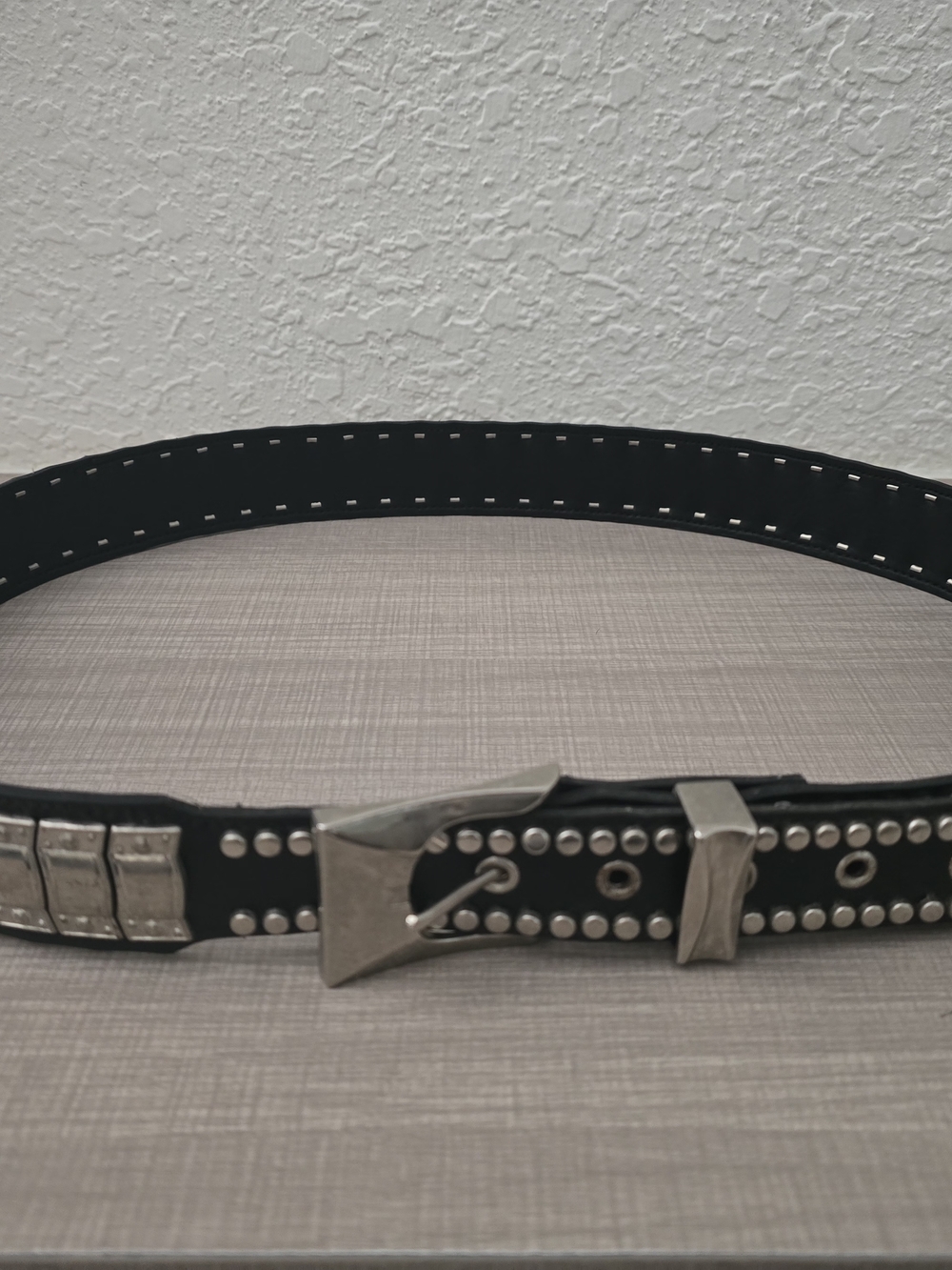 ​Vintage Punk Studded Belt Silver Armor Plates Black Faux Leather Size 40 Y2K